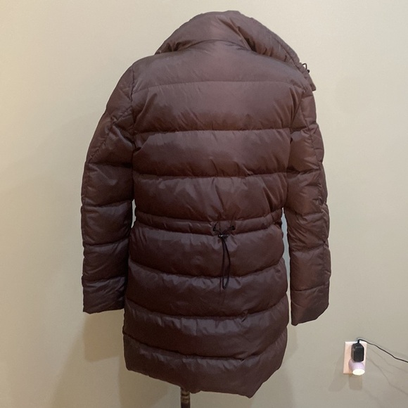 Moncler women’s puffer jacket - Picture 16 of 16